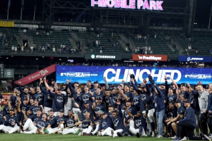 Seattle Mariners: Qualified for playoffs and one step away from the title!