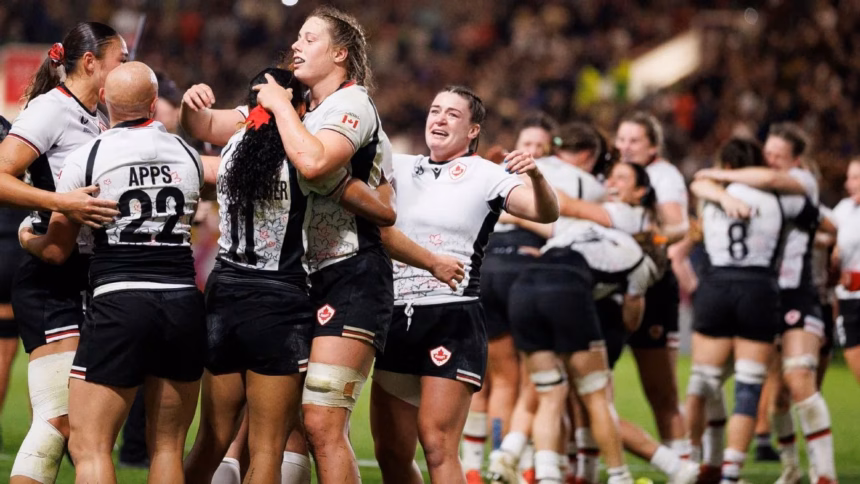 Canada prepares for the Women's Rugby World Cup final with headphones