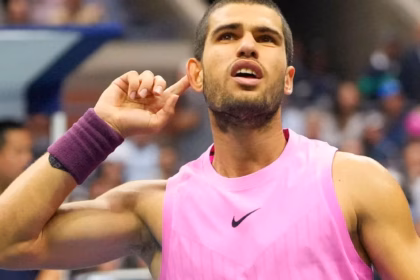 Alcaraz Advances in Japan: Praises His Physiotherapist After Ankle Injury