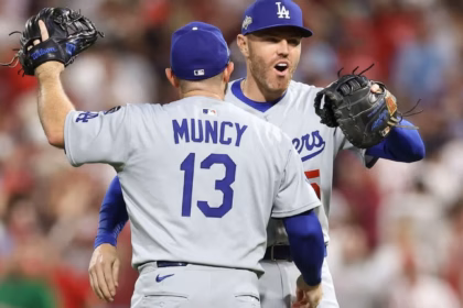 Dodgers beat Phillies with bold play and take 2-0 lead in NLDS