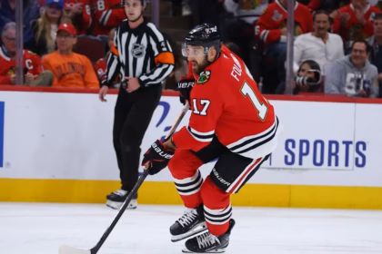 Foligno, Blackhawks Captain, Out 4 Weeks with Hand Injury