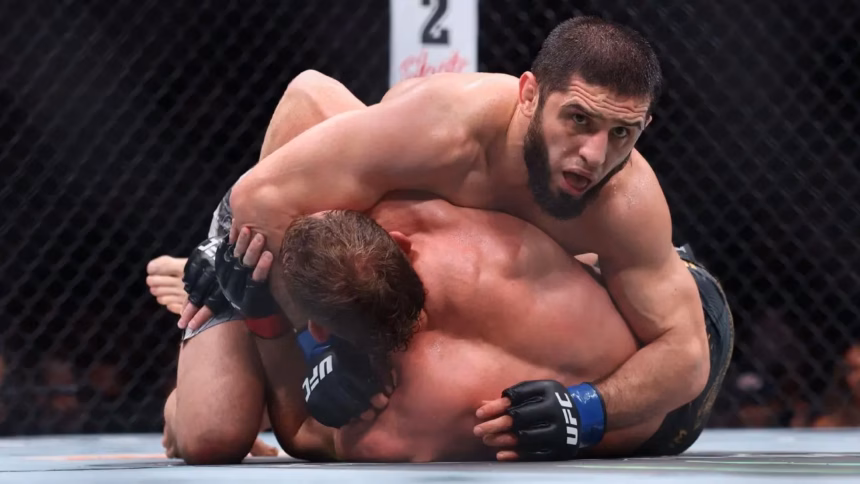 Makhachev Dominates Della Maddalena: New Welterweight Champion at UFC 322