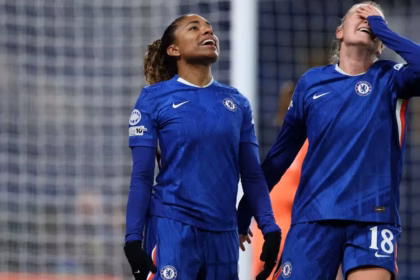 Bompastor, Chelsea's Coach, Flogged by Electrical Failure vs. Barcelona