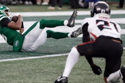 Mitchell Redeems Himself: Scores TD with Jets After Error with Colts