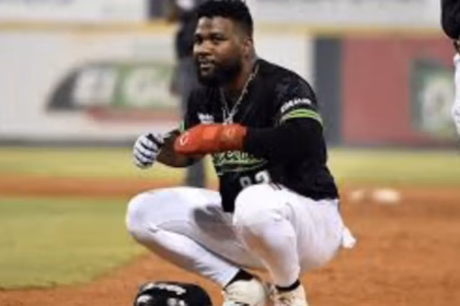 Estrellas Orientales defeat Gigantes in extra innings; LIDOM on fire