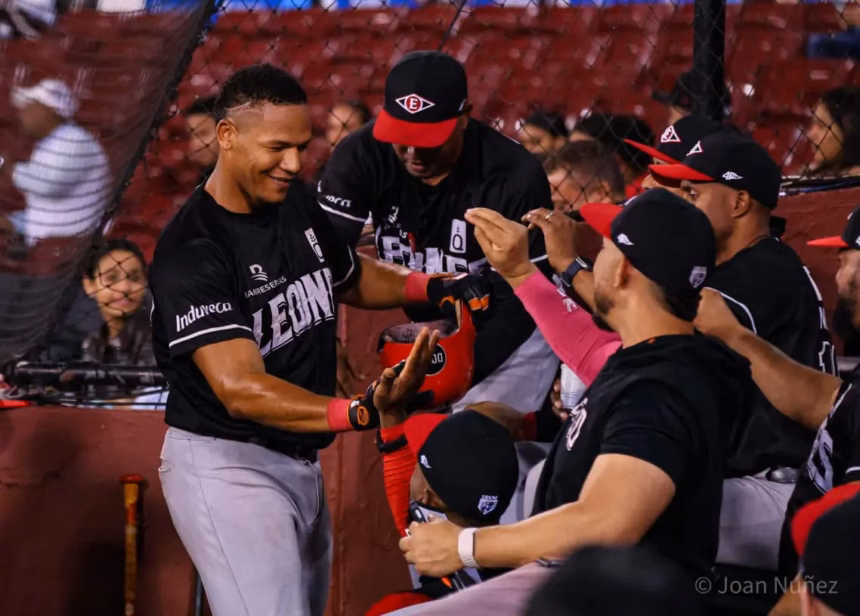 Leones del Escogido crush Gigantes; lead LIDOM Round Robin