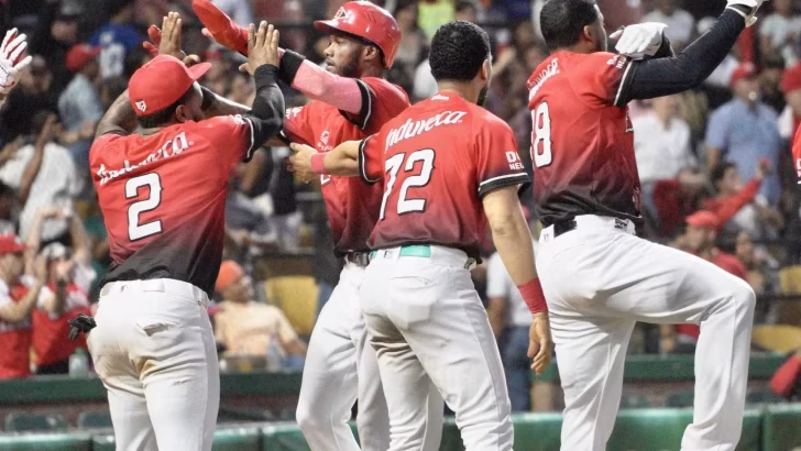 Leones del Escogido close to the final: González and De la Cruz lead victory