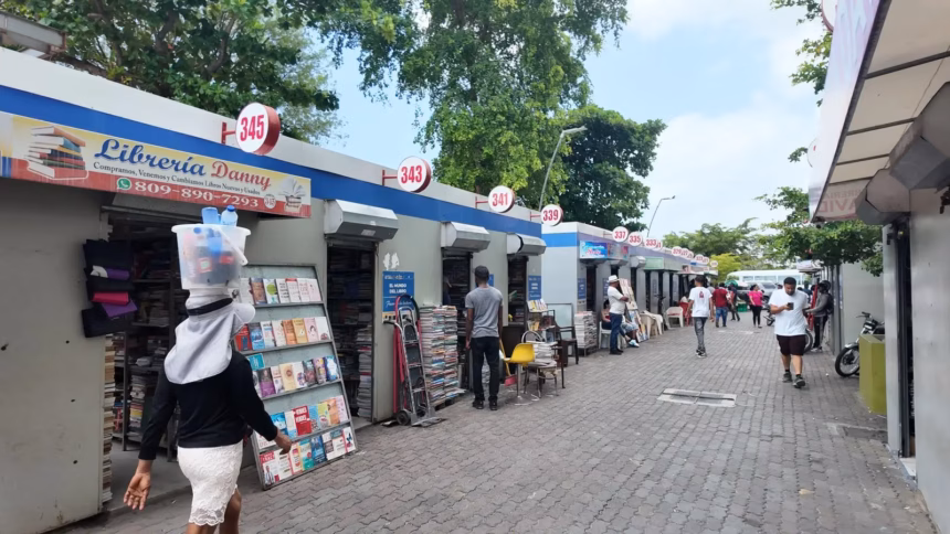 Vendors on Duarte bet on the mid-month payday for school sales