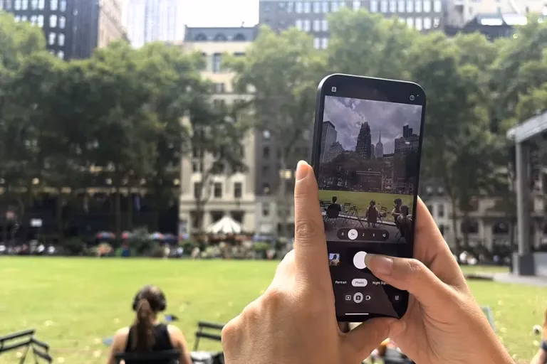 Google Pixel 11 debuts with AI cameras, LED alerts, and advanced features 1 Google Pixel 11 debuts with AI cameras, LED alerts, and advanced features