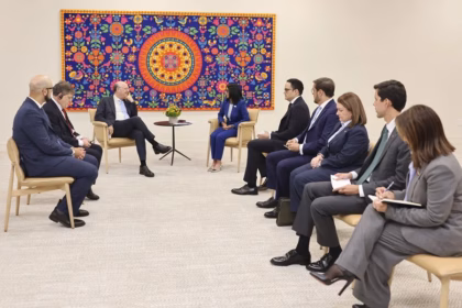 Delcy Rodríguez negotiates with IMF, WB and IDB in New York to strengthen ties