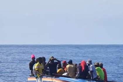 Dominican Navy intercepts vessel with 38 Haitians in Dominican waters
