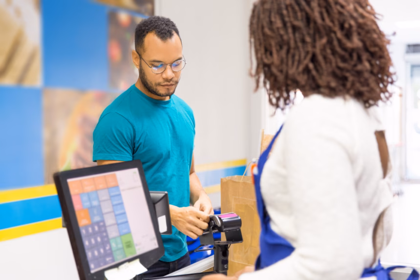 Dominican banking expands physical locations despite digital boom