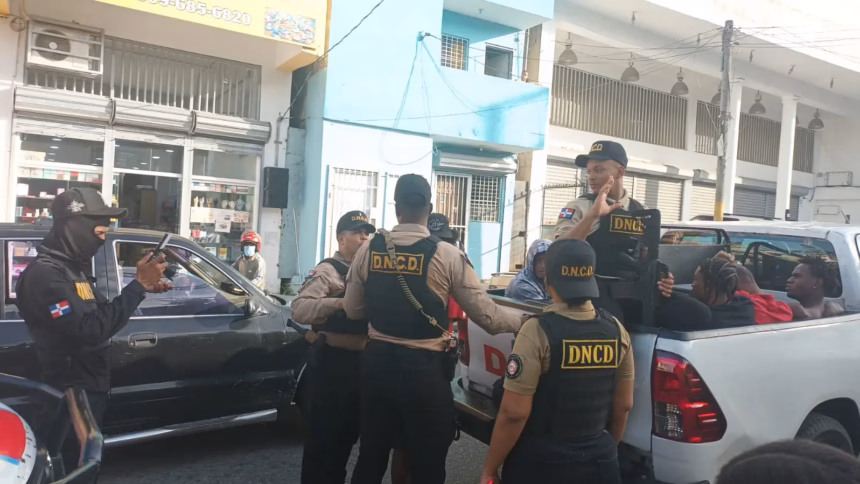 DNCD arrests 11 people and seizes 5 kilos of drugs in the DN