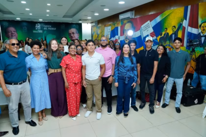 Fuerza del Pueblo professionalizes female political image and communication