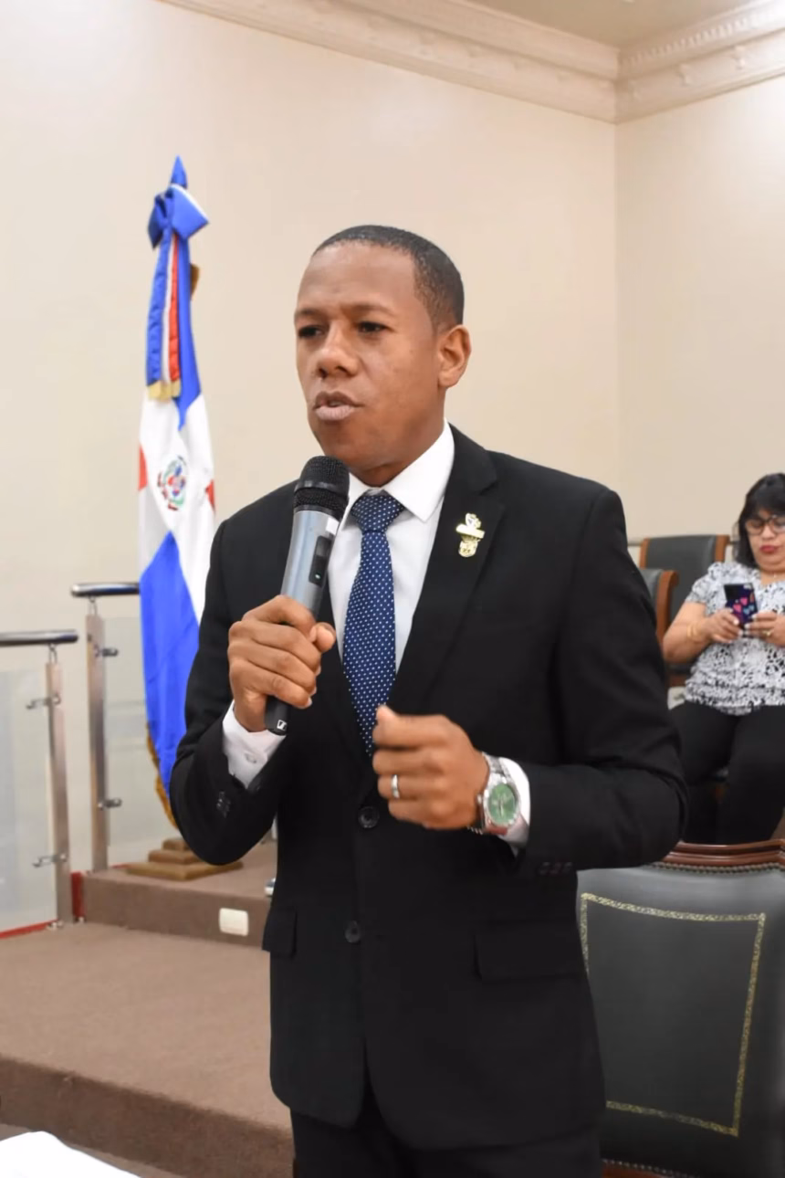 Wilkin Martínez calls for an end to the abandonment of dogs in Santo Domingo