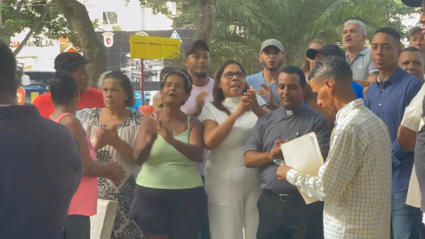 Crisis in La Otra Banda: residents demand water and decent streets