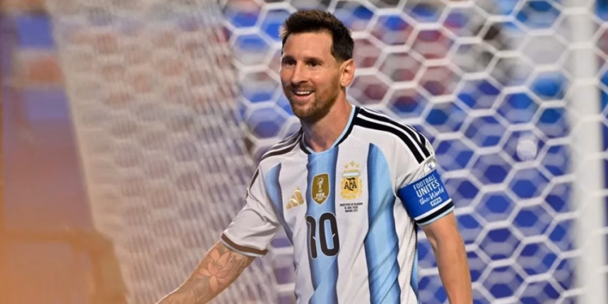 Lionel Messi arrives in Rosario for his last match with Argentina