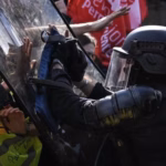 France: 600 arrested and 400 high schools closed due to student protests