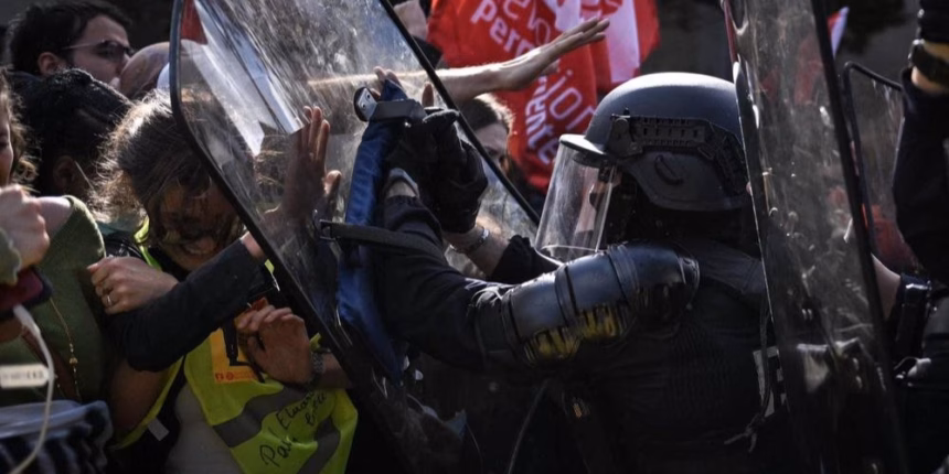 France: 600 arrested and 400 high schools closed due to student protests