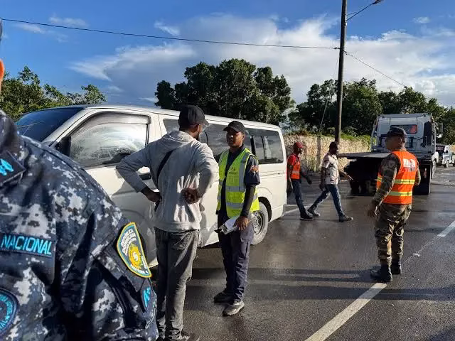 Permanent migration alert requested for Dominican public transport