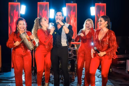 Dr. Marcos Pumarol celebrates his birthday with Las Chicas El Reencuentro