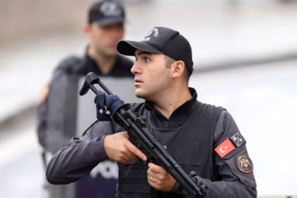 Teenager injures eight classmates at an educational center in Istanbul