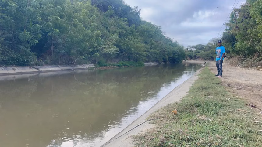Intense search for missing man in Santiago Oeste irrigation canal