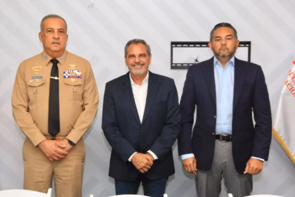 Migration and Baseball Commissioner expedite visas for prospects