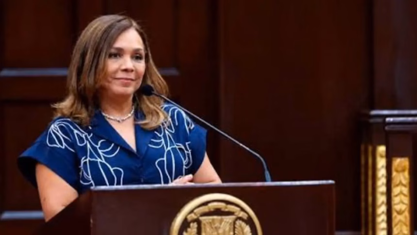 Juan Luis Guerra praises recognition of Janina Rosado in Congress