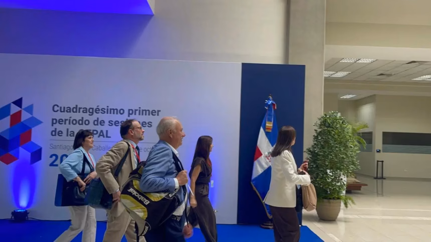 ECLAC debates in Santiago on regional integration and artificial intelligence