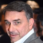 Flávio Bolsonaro demands the resignation of Alexandre de Moraes in Brazil