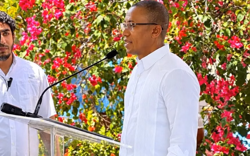 Luis Fermín promotes tourism development and well-being in Arroyo Barril