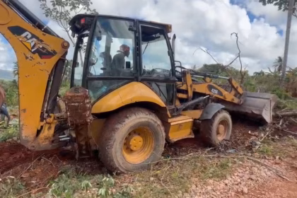 Las Galeras Mayor's Office begins road works in the La Sangría sector