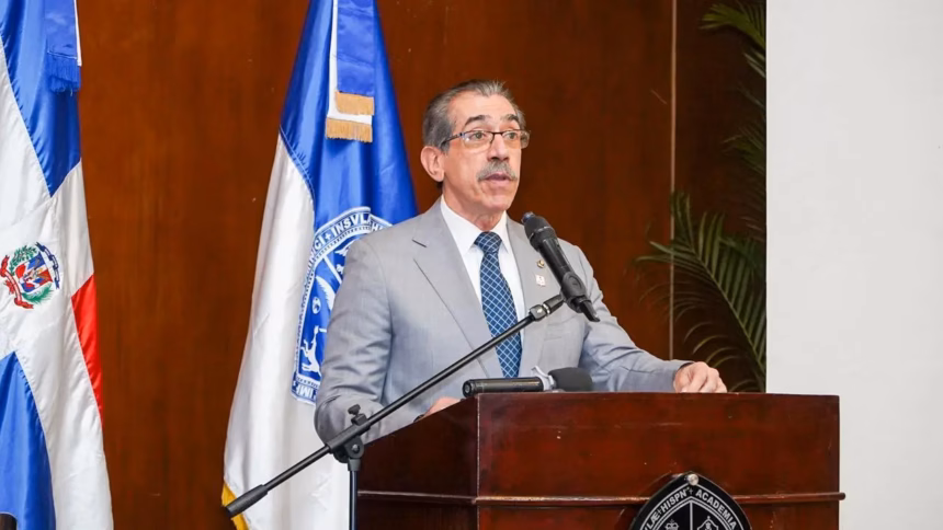 UASD modernizes facilities in Higüey and recognizes rector Asjana David