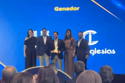 César Iglesias and Unilever awarded by Grupo Ramos at the 2026 Clave Awards