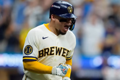 William Contreras leads Brewers to 2-0 win over Dodgers in NLCS