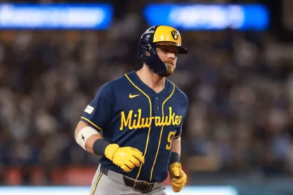 Brewers dominate Dodgers and move closer to the MLB World Series
