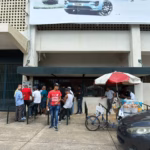 Fans pack the Quisqueya for the LIDOM opening game