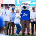 U.S. Ambassador throws ceremonial first pitch with Tigres del Licey