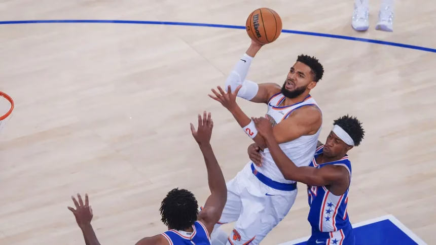 Sixers ruin Knicks' party; LeBron debuts and Towns adds a double-double 1 Sixers ruin Knicks' party; LeBron debuts and Towns adds a double-double
