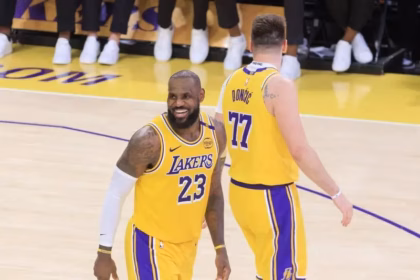 Lakers begin new era in the NBA facing LeBron James' legacy