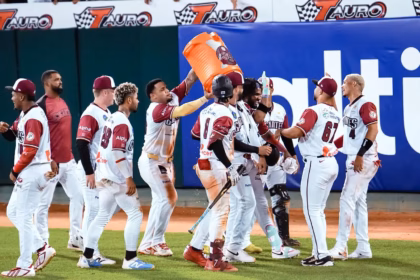 Gigantes walk off the Toros in extra innings LIDOM 19 Gigantes walk off the Toros in extra innings LIDOM