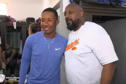 Vladimir Guerrero motivates the Dominican national team at the U18 World Cup Qualifier