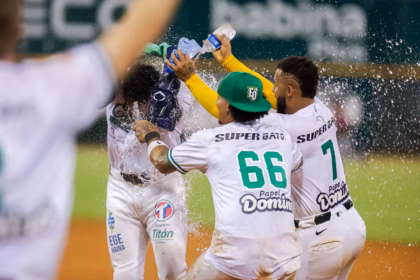 Estrellas and Águilas resume pending game at Cibao Stadium