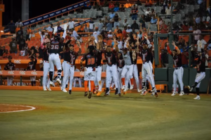 Ronny Simón leads Toros' shutout against Gigantes in LIDOM
