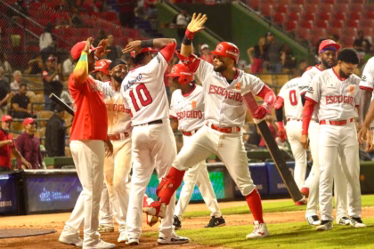 Leones del Escogido achieve sixth consecutive victory against Estrellas